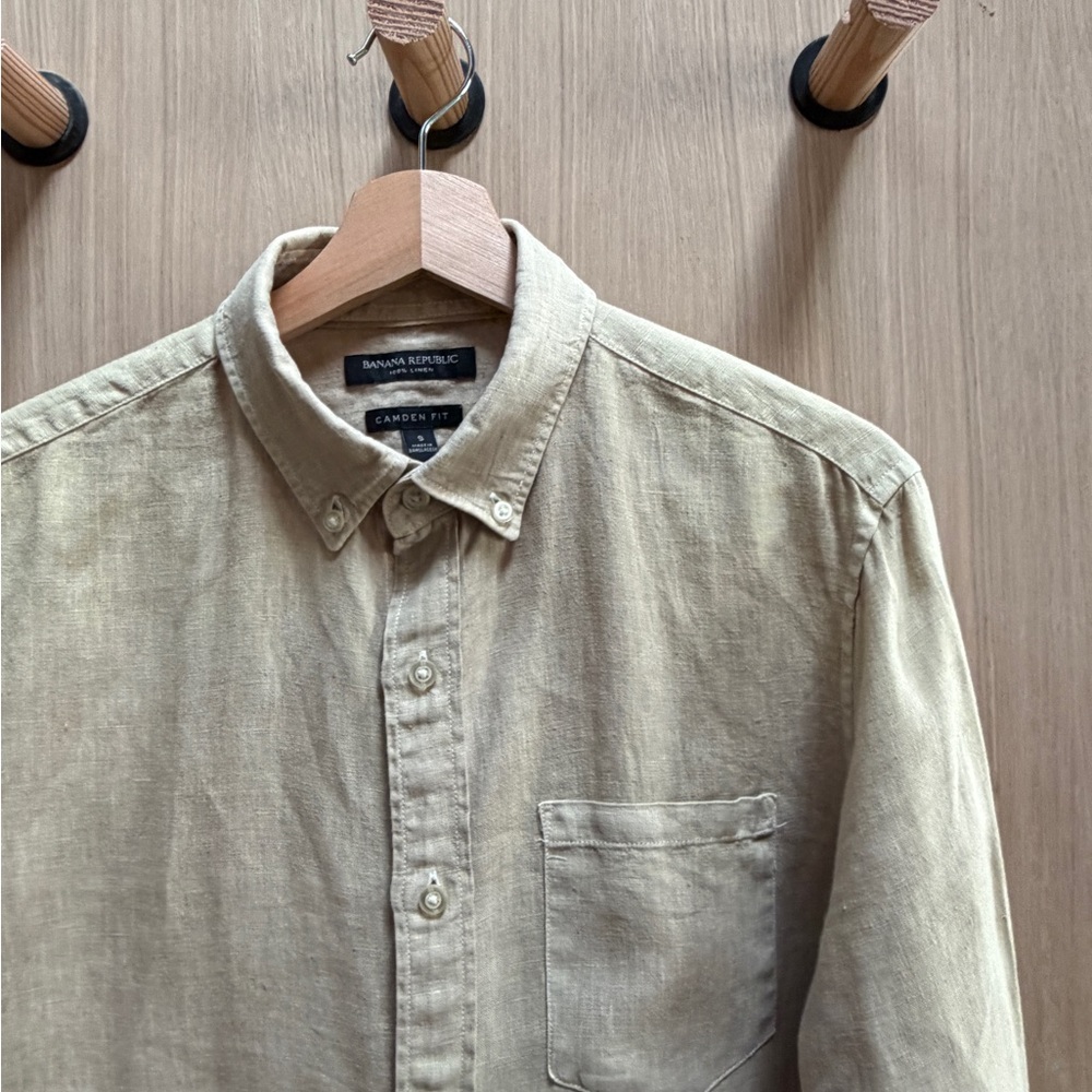 Banana Republic Men's Sand Linen Button Down